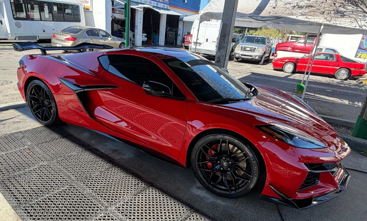Corvette Z06 Deep Gloss Finish